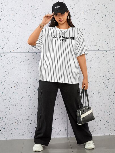 SHEIN EZwear размера плюс Футболка в полоску с текстовым принтом