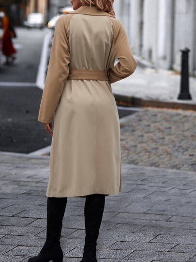 Тренч двухцветный двубортный с рукавом-реглан с поясом