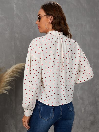 SHEIN Блуза с принтом сердечка со спущенным плечом
