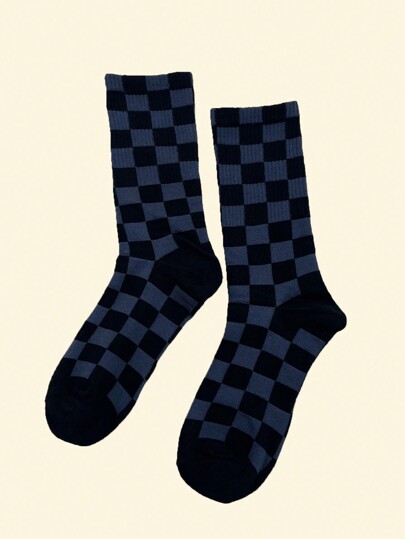 1 pair of men's daily versatile retro checkerboard trendy mid tube socks